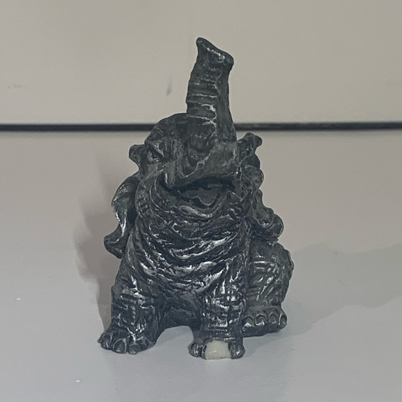 🐘 [4/$25] VINTAGE 90s ELEPHANT ANIMAL DETAILED MINIATURE METAL FIGURINE 🐘 - Picture 3 of 7